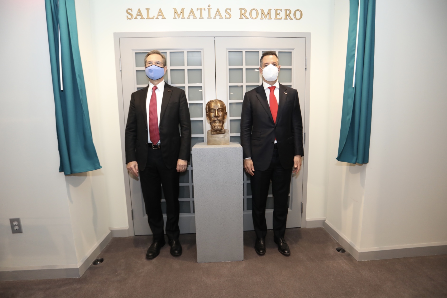 Develan Busto De Oaxaqueño Matías Romero En E.u.