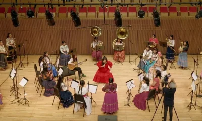 Mon Laferte Y Banda Oaxaqueña Mujeres Del Viento Florido Presentan “Se Va La Vida”