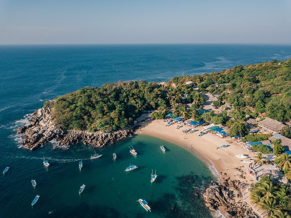 Las 8 mejores playas en Oaxaca que debes conocer Quien visita Oaxaca, no se quiere ir jamás. Una ciudad colonial llena de tesoros milenarios, grandes atractivos turísticos y una gastronomía inigualable. Pero si hay algo que hace de Oaxaca el destino perfecto para viajar, son sus encantadoras playas. https://larevistadelsureste.com Las 8 mejores playas en Oaxaca que debes conocer Quien visita Oaxaca, no se quiere ir jamás. Una ciudad colonial llena de tesoros milenarios, grandes atractivos turísticos y una gastronomía inigualable. Pero si hay algo que hace de Oaxaca el destino perfecto para viajar, son sus encantadoras playas. https://larevistadelsureste.com