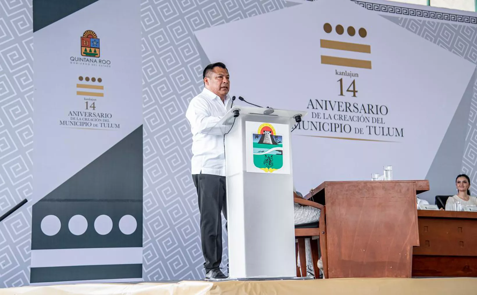 Celebran el 14 Aniversario de la creación de Tulum “Hoy cumplimos un año más y estamos de pie. Estamos aquí como herederos de una tierra privilegiada, con un legado ancestral milenario y como alcalde retomo los valores de la gente para seguir gobernando esta tierra con honradez, porque Tulum sigue creciendo, sigue dando de qué hablar a nivel mundial”, destacó el alcalde Marciano Dzul Caamal, al encabezar la conmemoración del Décimo Cuarto Aniversario de la creación de Tulum como noveno municipio de Quintana Roo. https://larevistadelsureste.com Celebran el 14 Aniversario de la creación de Tulum “Hoy cumplimos un año más y estamos de pie. Estamos aquí como herederos de una tierra privilegiada, con un legado ancestral milenario y como alcalde retomo los valores de la gente para seguir gobernando esta tierra con honradez, porque Tulum sigue creciendo, sigue dando de qué hablar a nivel mundial”, destacó el alcalde Marciano Dzul Caamal, al encabezar la conmemoración del Décimo Cuarto Aniversario de la creación de Tulum como noveno municipio de Quintana Roo. https://larevistadelsureste.com