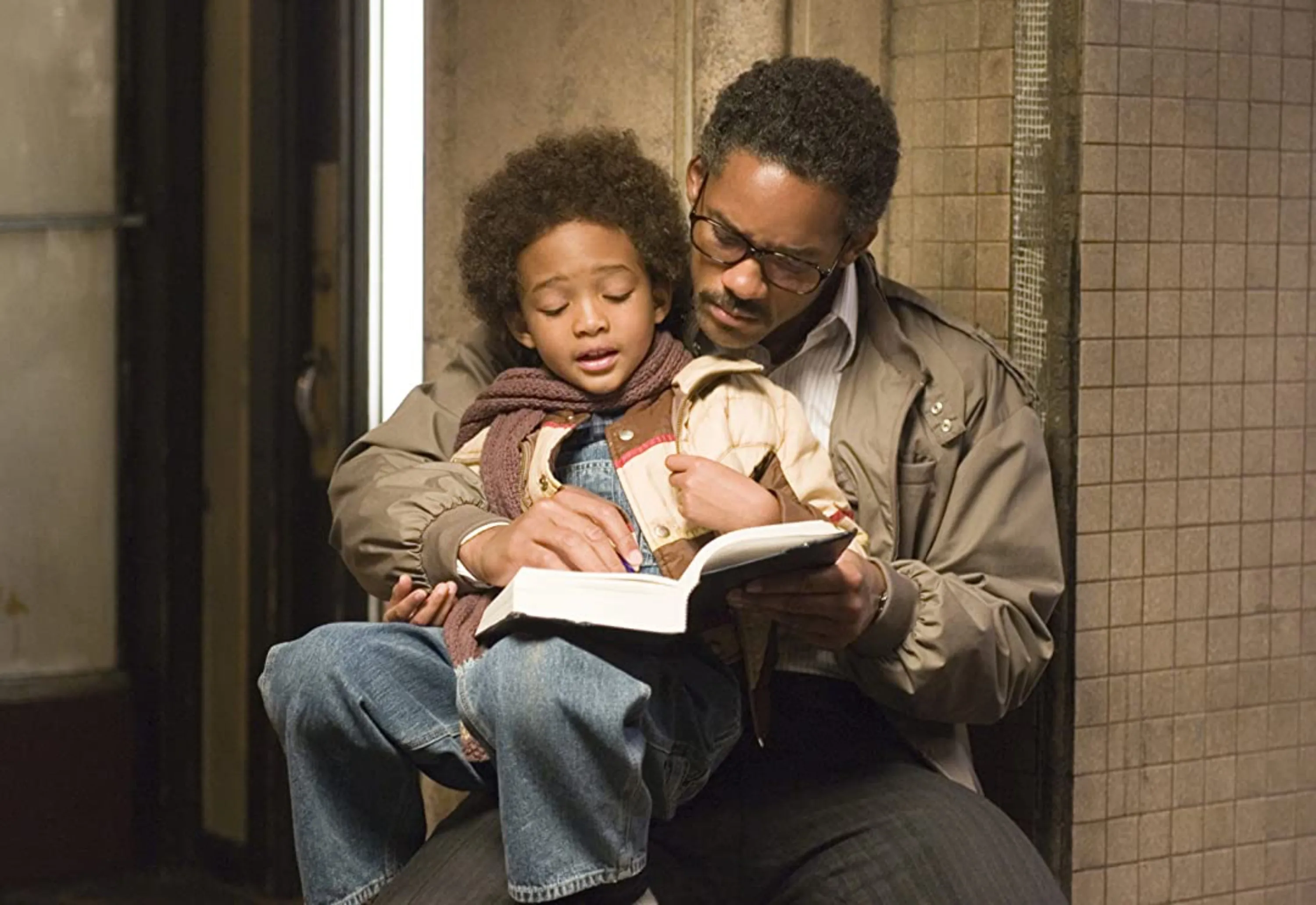 Las mejores películas para celebrar el Día del Padre ¿Ya sabes qué le vas a regalar a papá? Sin duda alguna merece lo mejor, pero a veces parece complicado encontrar el detalle perfecto para alguien tan especial. Pero, nada mejor que pasar tiempo de calidad compartiendo risas y hasta lágrimas y esto lo pueden hacer desde la comodidad de su casa. Así que prepara las palomitas, los snacks, las bebidas y ponte cómodo porque tenemos una estupenda lista de películas que podrán maratonear a gusto. Después de una larga semana en la oficina, tu papá va agradecer este regalo ideal y juntos podrán disfrutar de un rato inolvidable. ¿Estás listo? https://larevistadelsureste.com Las mejores películas para celebrar el Día del Padre ¿Ya sabes qué le vas a regalar a papá? Sin duda alguna merece lo mejor, pero a veces parece complicado encontrar el detalle perfecto para alguien tan especial. Pero, nada mejor que pasar tiempo de calidad compartiendo risas y hasta lágrimas y esto lo pueden hacer desde la comodidad de su casa. Así que prepara las palomitas, los snacks, las bebidas y ponte cómodo porque tenemos una estupenda lista de películas que podrán maratonear a gusto. Después de una larga semana en la oficina, tu papá va agradecer este regalo ideal y juntos podrán disfrutar de un rato inolvidable. ¿Estás listo? https://larevistadelsureste.com