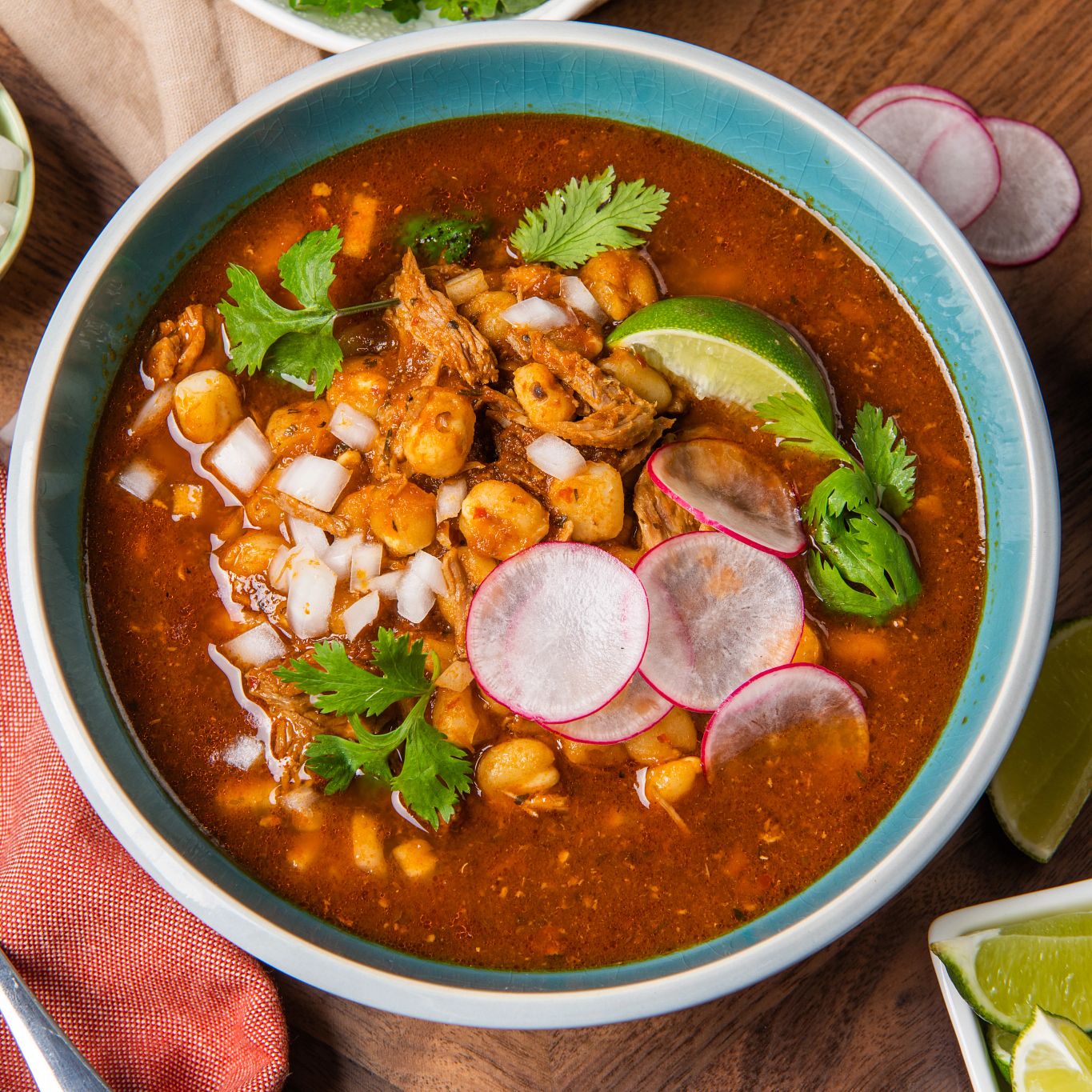 Blanco, rojo o verde; Conoce los tipos de pozole que existen en Mexico Cuando se acercan las fiestas patrias y las famosas noches mexicanas están “a la vuelta de la esquina”, el primer platillo que viene a la mente de muchos mexicanos es el pozole, ya sea el blanco que se come en el centro del país, el rojo de la zona de Jalisco o el verde que viene del sur. https://larevistadelsureste.com Blanco, rojo o verde; Conoce los tipos de pozole que existen en Mexico Cuando se acercan las fiestas patrias y las famosas noches mexicanas están “a la vuelta de la esquina”, el primer platillo que viene a la mente de muchos mexicanos es el pozole, ya sea el blanco que se come en el centro del país, el rojo de la zona de Jalisco o el verde que viene del sur. https://larevistadelsureste.com