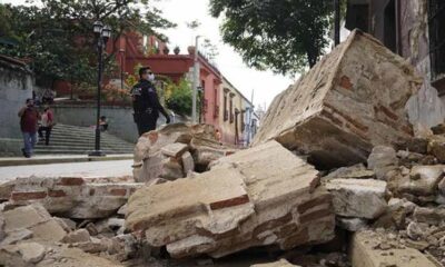 Se registran más de mil réplicas tras el sismo de 7.7 grados en Coalcomán, Michoacán No cesan los temblores en Coalcomán, Michoacán, ya que se tiene registro de más de mil réplicas, luego del sismo de 7.7 ocurrido el pasado lunes.  https://larevistadelsureste.com