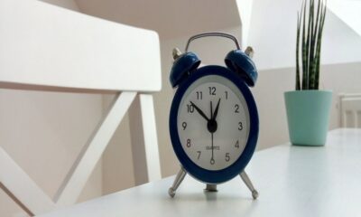 ¿Cuándo inicia el horario de invierno 2022, se adelanta o atrasa el reloj? El polémico horario de verano está por concluir en unas semanas y tal vez sea la última vez que se aplique en México ya que el presidente Andrés Manuel López Obrador envió una iniciativa para eliminarlo completamente, la cual ya fue aprobada en la Comisión de Energía de la Cámara de Diputados y esta semana será votada en el pleno, así que aquí te explicamos cuándo inicia el horario de invierno 2022. https://larevistadelsureste.com