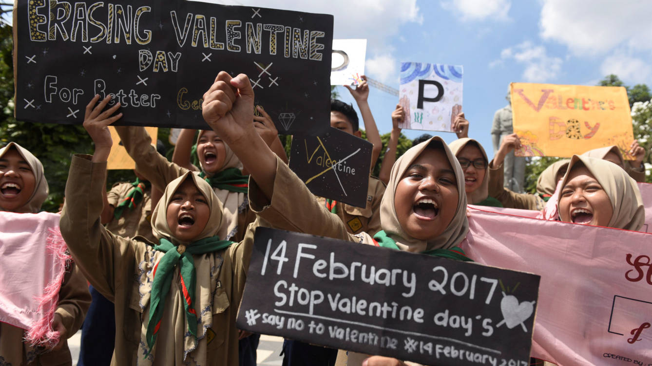 San Valentín: ¿En qué países del mundo no se celebra esta fecha? Sin embargo, existen algunas naciones donde estos festejos están prohibidos y el día de hoy viajaremos hacia esos espacios donde las costumbres de cada lugar serán un impedimento para festejar San Valentín con tu amorcito, debido a que se considera una fiesta católica y hay algunos choques culturales entre estas naciones. https://larevistadelsureste.com San Valentín: ¿En qué países del mundo no se celebra esta fecha? Sin embargo, existen algunas naciones donde estos festejos están prohibidos y el día de hoy viajaremos hacia esos espacios donde las costumbres de cada lugar serán un impedimento para festejar San Valentín con tu amorcito, debido a que se considera una fiesta católica y hay algunos choques culturales entre estas naciones. https://larevistadelsureste.com