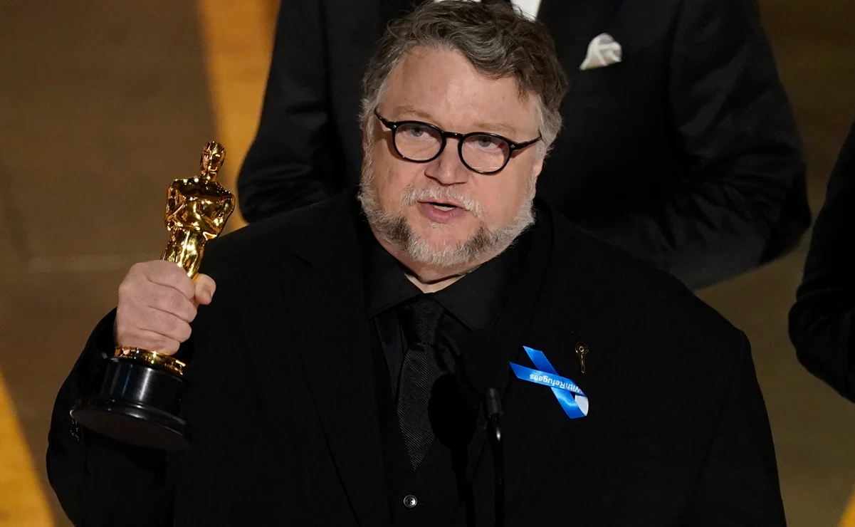 Guillermo del Toro gana Óscar a mejor película animada con 'Pinocho' El cineasta mexicano, Guillermo del Toro, se llevó la estatuilla dorada de los premios Oscar a ‘Mejor Película Animada’ por su versión de Pinocho.  https://larevistadelsureste.com