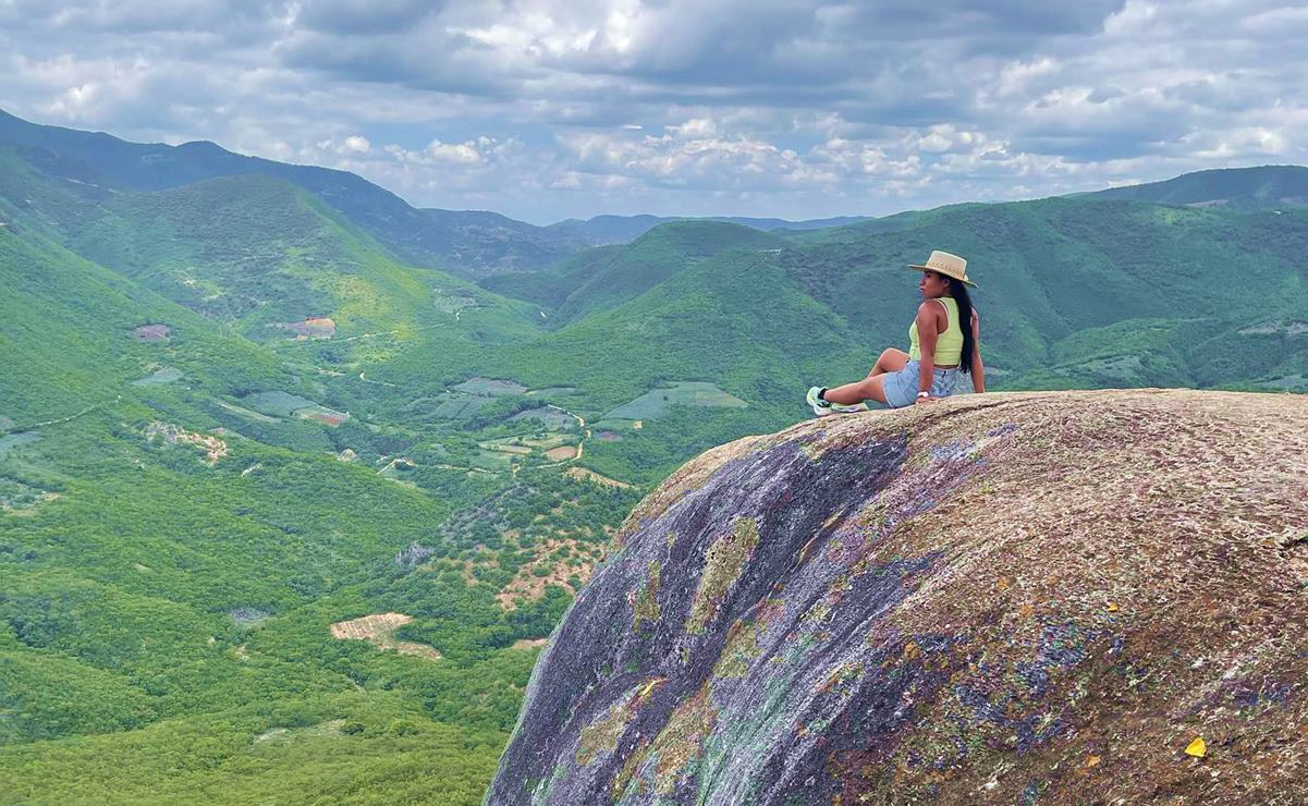 Yalitza Aparicio presume su viaje por Oaxaca y la belleza de Hierve el Agua Yalitza Aparicio es una amante de los viajes y una vez más muestra que Oaxaca es uno de los estados con gran riqueza natural, pues presumió su paso por Hierve el Agua mientras admiró la belleza natural que hay alrededor. https://larevistadelsureste.com Yalitza Aparicio presume su viaje por Oaxaca y la belleza de Hierve el Agua Yalitza Aparicio es una amante de los viajes y una vez más muestra que Oaxaca es uno de los estados con gran riqueza natural, pues presumió su paso por Hierve el Agua mientras admiró la belleza natural que hay alrededor. https://larevistadelsureste.com
