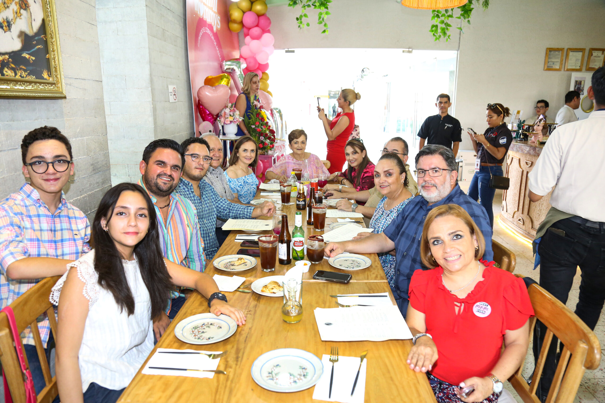Así fue la celebración del 10 de mayo en los mejores restaurantes de Villahermosa Los mejores lugares consintieron a las madres, por que las mamás se merecen lo mejor. https://larevistadelsureste.com