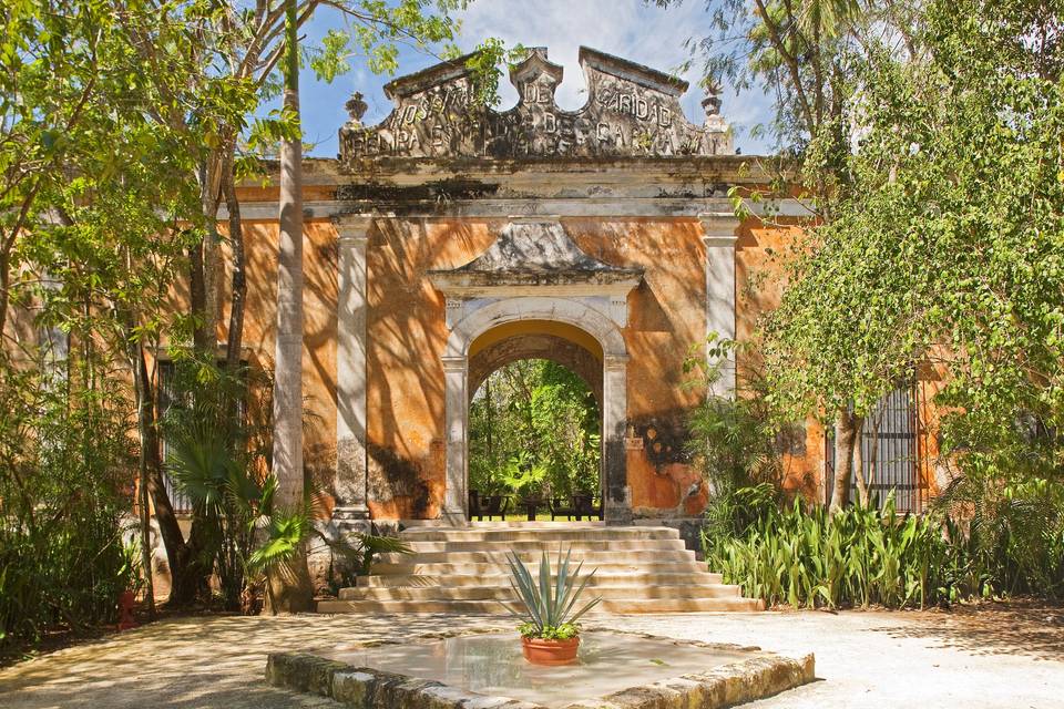 La hacienda Uayamón: el oasis histórico oculto en la exuberante selva maya