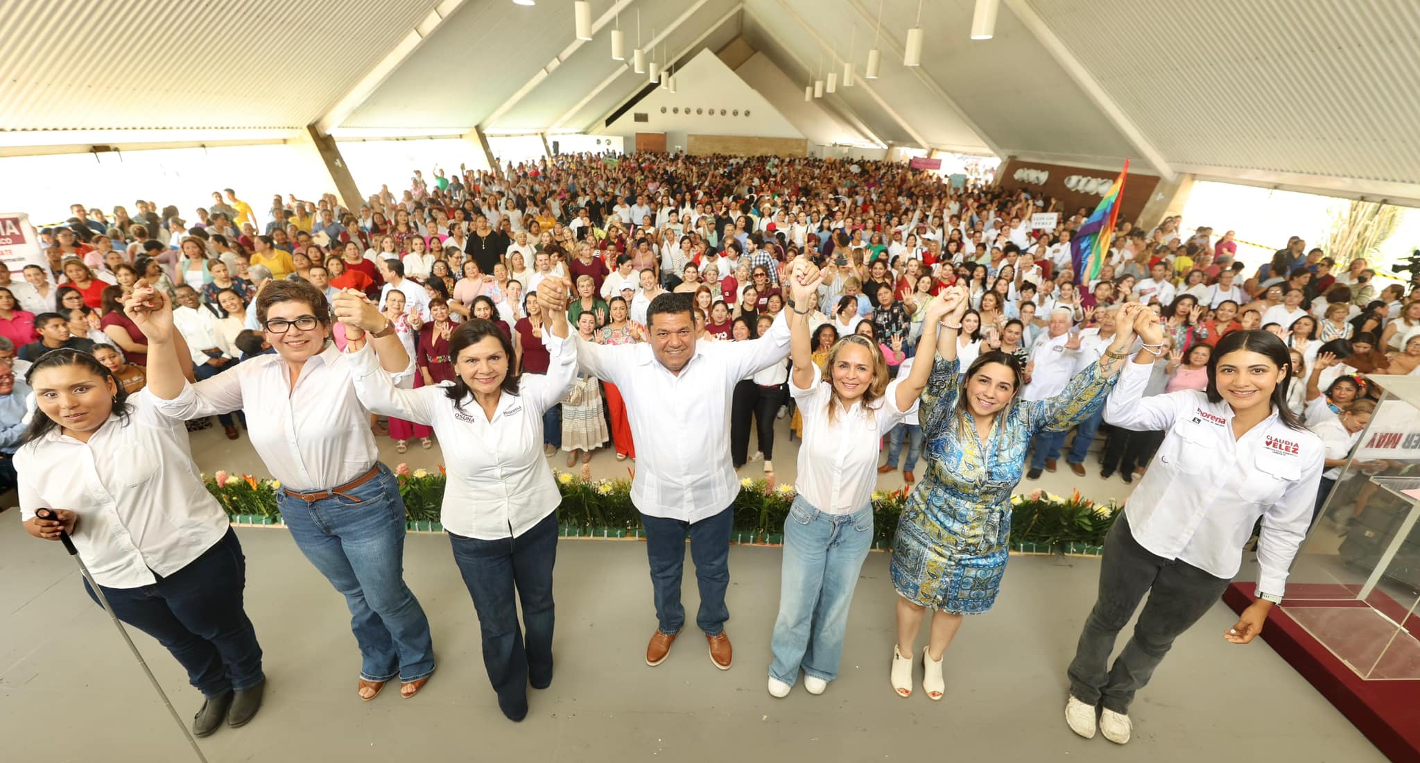 "Javier May se Compromete con el Bienestar de las Mujeres: Detalles de su Plan para Transformar Tabasco" En un emotivo encuentro organizado por la Asociación Civil 25 Día Naranja, Javier May Rodríguez, candidato de la coalición Sigamos Haciendo Historia en Tabasco, reafirmó su compromiso con el bienestar de las mujeres en la región. Su participación en el Programa SOS Mujeres, liderado por la candidata presidencial Claudia Sheinbaum, destaca como una muestra sólida de su compromiso con la igualdad y la seguridad femenina. https://larevistadelsureste.com "Javier May se Compromete con el Bienestar de las Mujeres: Detalles de su Plan para Transformar Tabasco" En un emotivo encuentro organizado por la Asociación Civil 25 Día Naranja, Javier May Rodríguez, candidato de la coalición Sigamos Haciendo Historia en Tabasco, reafirmó su compromiso con el bienestar de las mujeres en la región. Su participación en el Programa SOS Mujeres, liderado por la candidata presidencial Claudia Sheinbaum, destaca como una muestra sólida de su compromiso con la igualdad y la seguridad femenina. https://larevistadelsureste.com