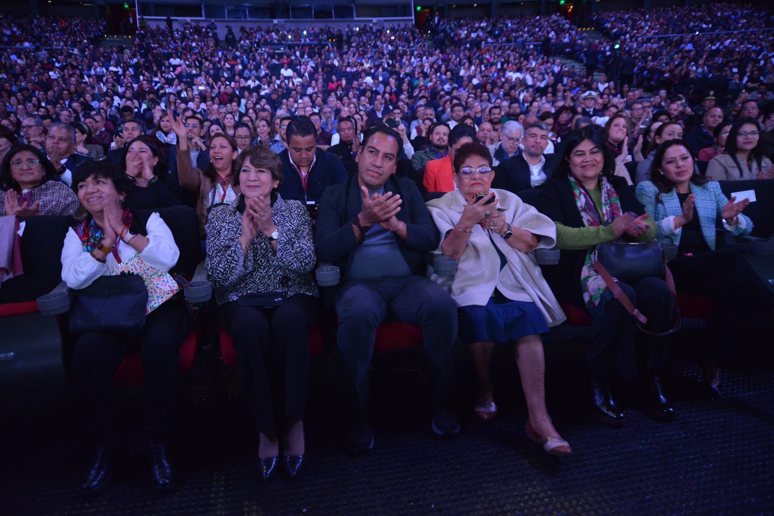 Clara Brugada presenta plan de transformación: 100 días de avances para una CDMX más segura, justa y próspera En un emotivo evento realizado en el Auditorio Nacional, la jefa de gobierno de la Ciudad de México, Clara Brugada Molina, presentó su informe de los primeros 100 días de gestión, destacando el compromiso de su administración con la ciudadanía y su visión de construir una ciudad más segura, próspera e igualitaria. https://larevistadelsureste.com