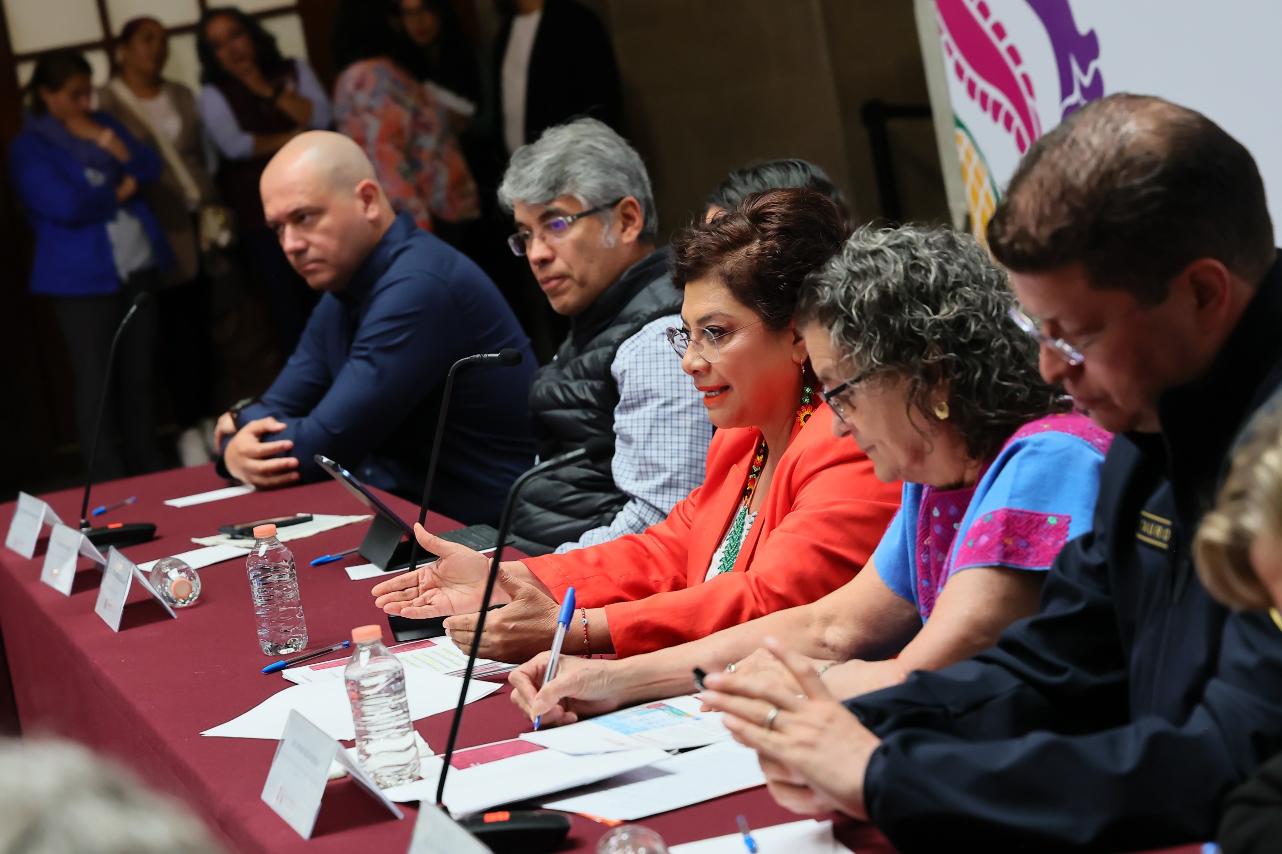 Brugada activa mega protocolo sísmico con más de 5 mil funcionarios La jefa de Gobierno de la Ciudad de México, Clara Brugada Molina, encabezó la presentación del Protocolo de Emergencia Sísmica, un instrumento que fortalece la coordinación intergubernamental e interinstitucional frente a situaciones de riesgo, especialmente ante movimientos telúricos. https://larevistadelsureste.com Brugada activa mega protocolo sísmico con más de 5 mil funcionarios La jefa de Gobierno de la Ciudad de México, Clara Brugada Molina, encabezó la presentación del Protocolo de Emergencia Sísmica, un instrumento que fortalece la coordinación intergubernamental e interinstitucional frente a situaciones de riesgo, especialmente ante movimientos telúricos. https://larevistadelsureste.com