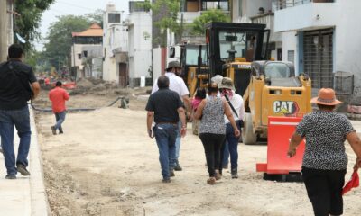 Tabasco proyecta “Villahermosa 2030” con obras clave para conectar Nacajuca En ese contexto, explicó que el Gobierno del Pueblo se ha propuesto modernizar a Villahermosa y, el proyecto para ello incluye obras para la zona conurbada con Nacajuca. Adelantó que en próximas fechas se presentará el proyecto denominado “Villahermosa 2030” que, entre otras acciones, pretende la ampliación de Avenida Paseo Tabasco para conectar hacia Bosques de Saloya y alcanzar el libramiento de Villahermosa, con lo que se desahogaría el tránsito vehicular del Boulevard Bicentenario. https://larevistadelsureste.com