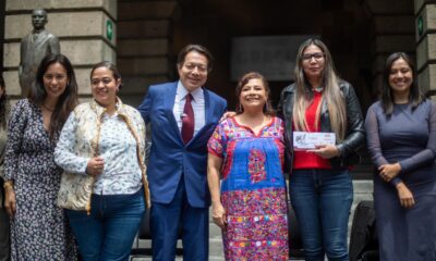 SEP y CDMX entregan tarjetas del Bienestar a escuelas de nivel medio superior En el Patio del Trabajo del Museo Vivo del Muralismo (MVM), en la sede histórica de la Secretaría de Educación Pública (SEP), el titular de la dependencia, Mario Delgado Carrillo, y la jefa de Gobierno, Clara Brugada Molina, encabezaron por primera vez la entrega de 135 tarjetas del Banco del Bienestar a los Comités Escolares de Administración Participativa (CEAP) de planteles de Educación Media Superior beneficiados por el programa La Escuela es Nuestra (LEEN), lo que representa un apoyo total de 189 millones de pesos (mdp) para 2025. https://larevistadelsureste.com