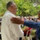 Agricultura impulsa Cosechando Soberanía en Veracruz Como parte de la gira sectorial por el sur de Veracruz, el titular de la Secretaría de Agricultura y Desarrollo Rural (AGRICULTURA), Julio Berdegué Sacristán, encabezó dos reuniones clave para potenciar la estrategia Cosechando Soberanía, que articula los Programas par el Bienestar a cargo de esta dependencia, asistencia técnica y comercialización, en beneficio de productoras y productores de pequeña y mediana escala, con el objetivo principal de fortalecer la soberanía y autosuficiencia alimentaria de México. https://larevistadelsureste.com
