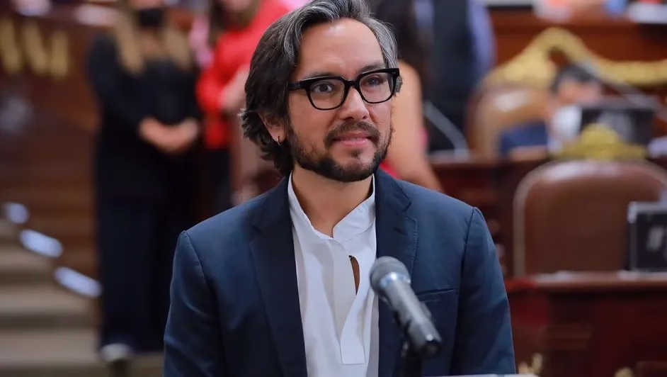 Senado ratifica a Genaro Lozano como nuevo embajador de México en Italia El Senado de la República aprobó este miércoles la designación de Genaro Lozano como embajador de México en Italia, tras una votación que cerró con 25 sufragios a favor y 9 en contra. https://larevistadelsureste.com Senado ratifica a Genaro Lozano como nuevo embajador de México en Italia El Senado de la República aprobó este miércoles la designación de Genaro Lozano como embajador de México en Italia, tras una votación que cerró con 25 sufragios a favor y 9 en contra. https://larevistadelsureste.com