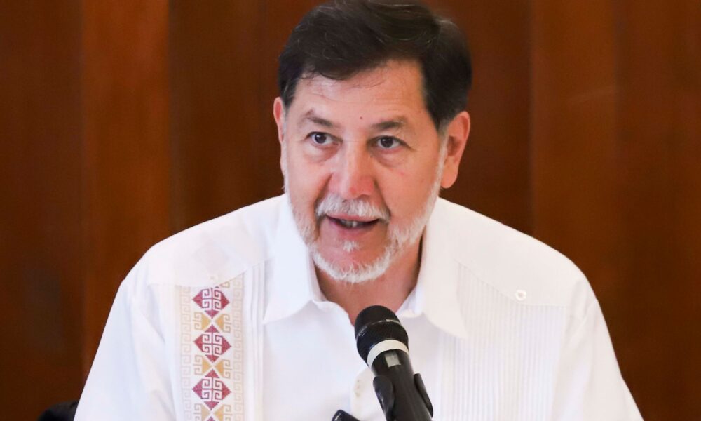 Fernández Noroña inicia gira por Tabasco acompañado de la senadora Alejandra Arias El legislador fue recibido en el Aeropuerto Internacional de Villahermosa por la senadora por Tabasco, Alejandra Arias Trevilla. https://larevistadelsureste.com
