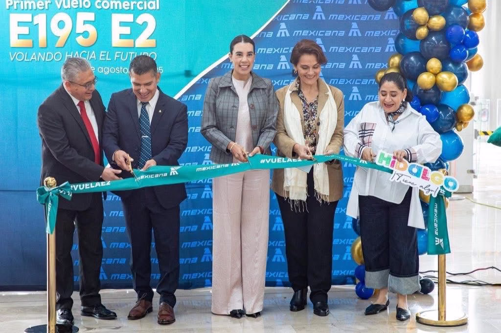 Mexicana de Aviación inaugura vuelo histórico AIFA–Tulum con su nuevo Embraer E-195 La aerolínea Mexicana de Aviación, operada por el Estado mexicano, marcó un nuevo capítulo en su historia este 25 de agosto, al realizar el primer vuelo comercial de su aeronave Embraer E-195 E2, entregada apenas el pasado 1 de julio. https://larevistadelsureste.com Mexicana de Aviación inaugura vuelo histórico AIFA–Tulum con su nuevo Embraer E-195 La aerolínea Mexicana de Aviación, operada por el Estado mexicano, marcó un nuevo capítulo en su historia este 25 de agosto, al realizar el primer vuelo comercial de su aeronave Embraer E-195 E2, entregada apenas el pasado 1 de julio. https://larevistadelsureste.com
