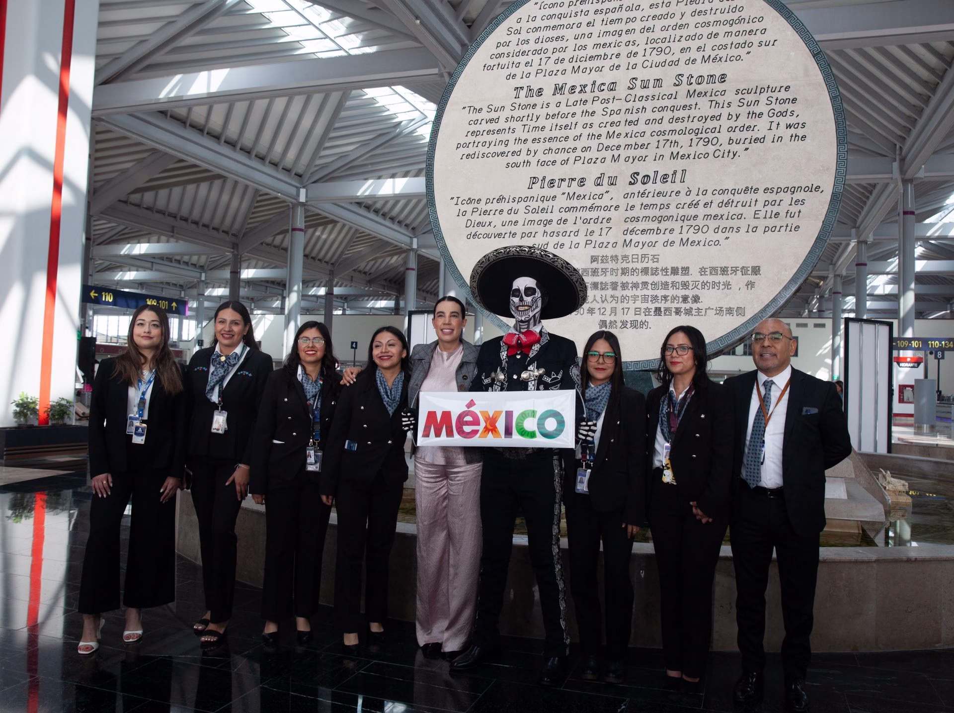 Mexicana de Aviación inaugura vuelo histórico AIFA–Tulum con su nuevo Embraer E-195 La aerolínea Mexicana de Aviación, operada por el Estado mexicano, marcó un nuevo capítulo en su historia este 25 de agosto, al realizar el primer vuelo comercial de su aeronave Embraer E-195 E2, entregada apenas el pasado 1 de julio. https://larevistadelsureste.com Mexicana de Aviación inaugura vuelo histórico AIFA–Tulum con su nuevo Embraer E-195 La aerolínea Mexicana de Aviación, operada por el Estado mexicano, marcó un nuevo capítulo en su historia este 25 de agosto, al realizar el primer vuelo comercial de su aeronave Embraer E-195 E2, entregada apenas el pasado 1 de julio. https://larevistadelsureste.com