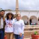Sectur impulsa la riqueza cultural y gastronómica de SLP Durante su gira por San Luis Potosí, la Secretaria de Turismo de México, Josefina Rodríguez Zamora, acompañada de la titular de Turismo estatal Yolanda Josefina Cepeda Echavarría y el presidente municipal Ismael Hernández, visitó la Hacienda Calderón, un espacio emblemático que resguarda la riqueza cultural y gastronómica de la región. https://larevistadelsureste.com