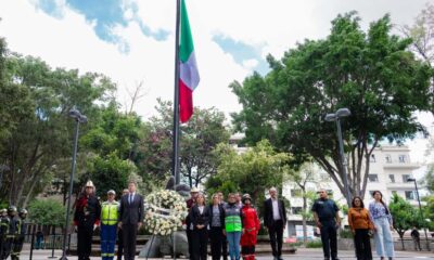 Clara Brugada rinde homenaje a víctimas y rescatistas de los sismos de 1985 y 2017 En la Plaza de la Solidaridad, en el corazón de la Ciudad de México, la jefa de Gobierno Clara Brugada Molina encabezó la ceremonia cívica por la conmemoración de los sismos del 19 de septiembre de 1985 y 2017, fechas que marcaron profundamente la historia de la capital. https://larevistadelsureste.com