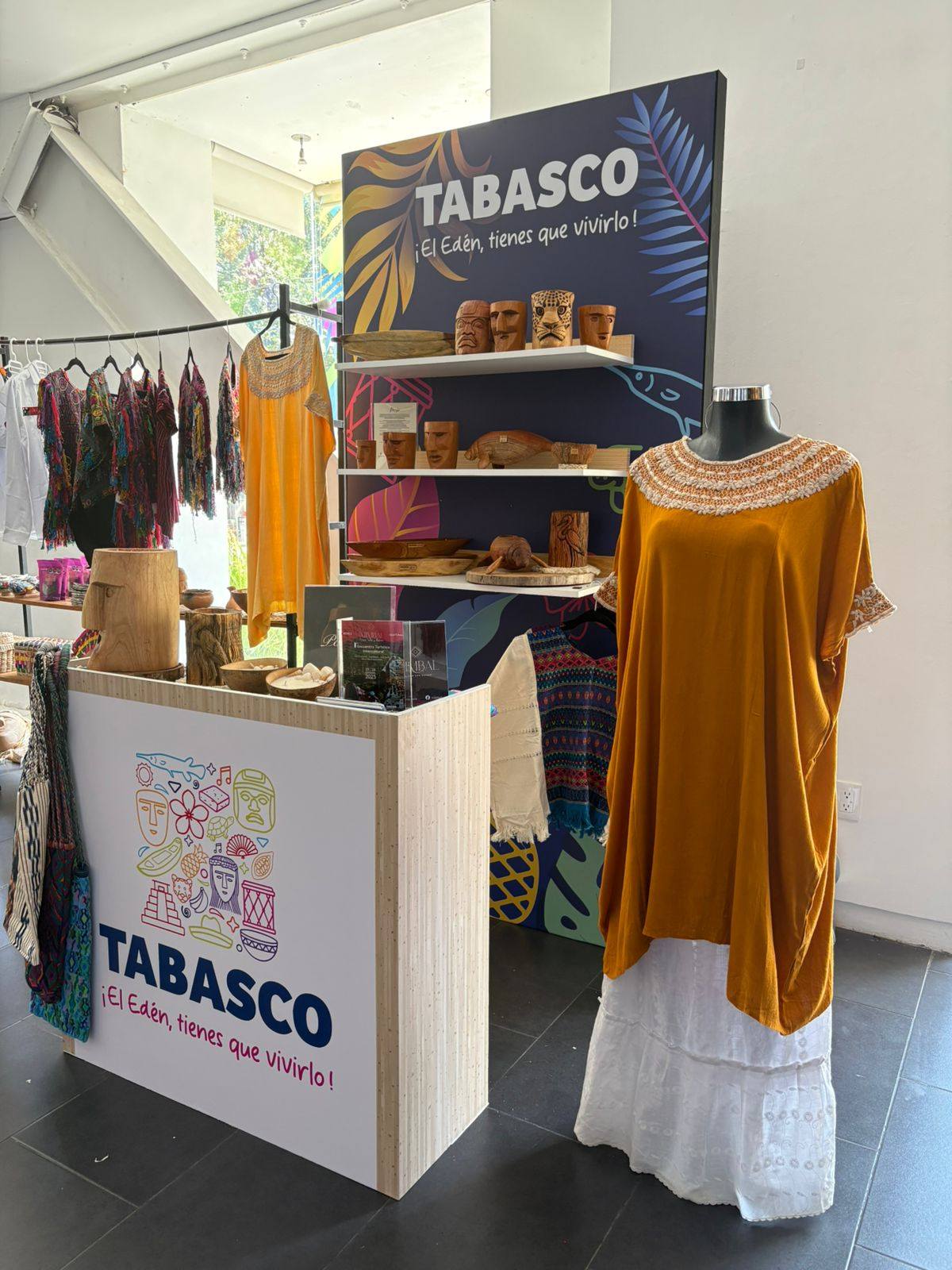 Tabasco deslumbra en Punto México con una muestra que combina tradición, arte y sabor Tabasco, tierra de cacao, naturaleza y cultura, vuelve a posicionarse en el escenario nacional gracias a su destacada participación en Punto México, el escaparate turístico y artesanal impulsado por la Secretaría de Turismo federal, donde cada estado del país presenta lo mejor de su identidad y riqueza cultural. https://larevistadelsureste.com