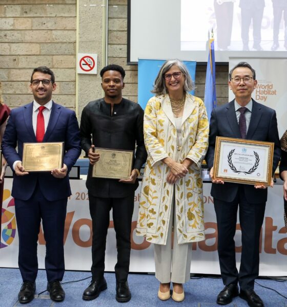 Clara Brugada recibe el Pergamino de Honor de ONU-Hábitat 2025 por su modelo de ciudad justa y humana La Organización de las Naciones Unidas (ONU) otorgó el Pergamino de Honor de ONU-Hábitat 2025 a Clara Brugada, Jefa de Gobierno de la Ciudad de México, por su visión transformadora en el desarrollo urbano y por el impulso del modelo UTOPÍAS (Unidades de Transformación y Organización para la Inclusión y la Armonía Social). El reconocimiento fue entregado en Nairobi, Kenia, y recibido en representación de Brugada por Rocío Lombera, Coordinadora General de Asuntos Internacionales, durante la conmemoración del Día Mundial del Hábitat. https://larevistadelsureste.com