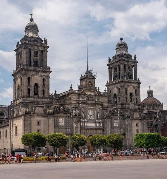 La 7ª Feria de los Barrios del Centro Histórico: Tradición, gastronomía y cultura en un solo lugar El Gobierno de la Ciudad de México, a través del Fideicomiso Centro Histórico (FCH), organiza la 7ª Feria de los Barrios del Centro Histórico, que se realizará del 15 al 19 de octubre en Plaza Tolsá. Este evento tiene como objetivo preservar los oficios tradicionales, la gastronomía emblemática y la identidad cultural de los barrios históricos de la capital, consolidando la memoria viva de la Ciudad de México como patrimonio intangible y fortaleciendo la participación comunitaria. https://larevistadelsureste.com