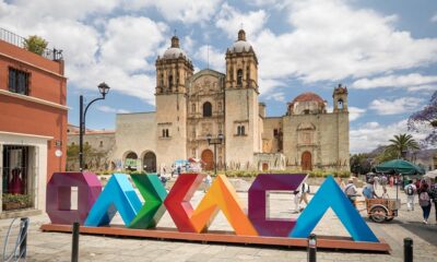 “Oaxaca y Puerto Escondido nominados en los Food and Travel Reader Awards 2025 como los mejores destinos de México” Oaxaca, una tierra que cautiva con sus sabores, colores y tradiciones, vuelve a ser protagonista en el panorama turístico y gastronómico nacional. En la décima edición de los Food and Travel Reader Awards 2025, el estado ha sido nominado como “Mejor Destino Gastronómico de México”, mientras que Puerto Escondido compite en la categoría de “Mejor Destino de México”. https://larevistadelsureste.com