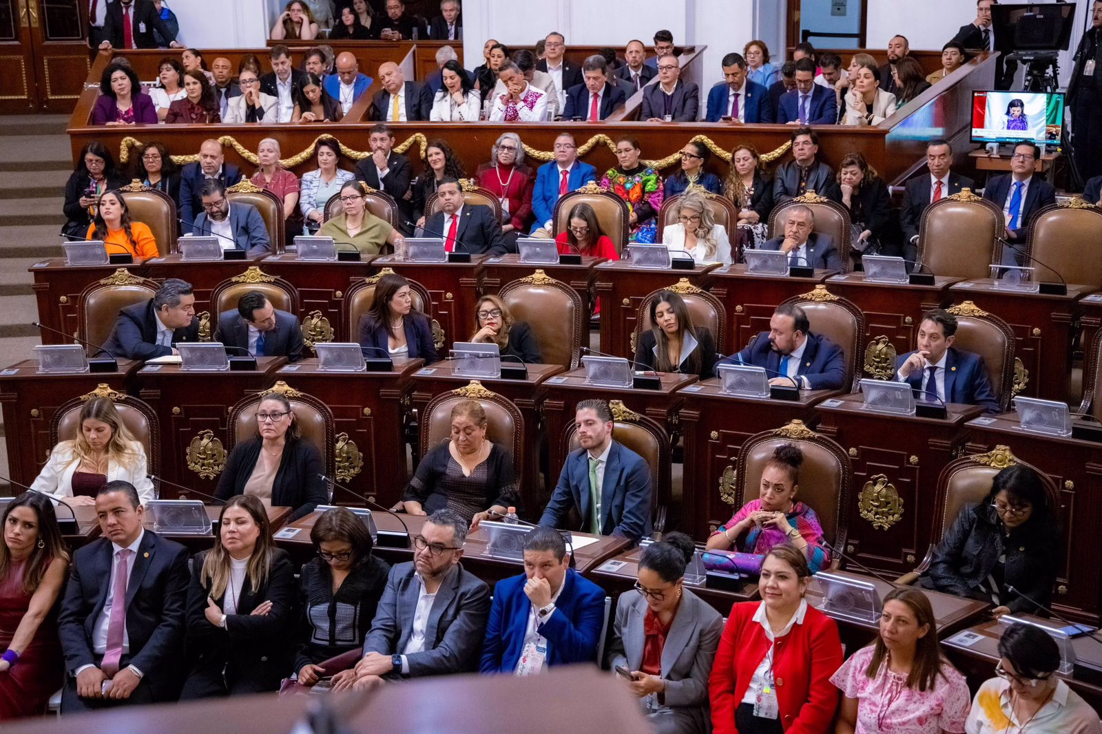 Clara Brugada rinde su Primer Informe: Estabilidad financiera, inversión récord y justicia social marcan el rumbo de la CDMX 2025 La Ciudad de México vive una nueva etapa de transformación bajo el liderazgo de Clara Brugada Molina, quien en su Primer Informe de Gobierno destacó logros históricos en materia de finanzas, seguridad, bienestar, movilidad y vivienda digna. En un acto republicano ante el Congreso capitalino, la mandataria subrayó que gobierna con honestidad, austeridad y compromiso con los sectores más necesitados. https://larevistadelsureste.com