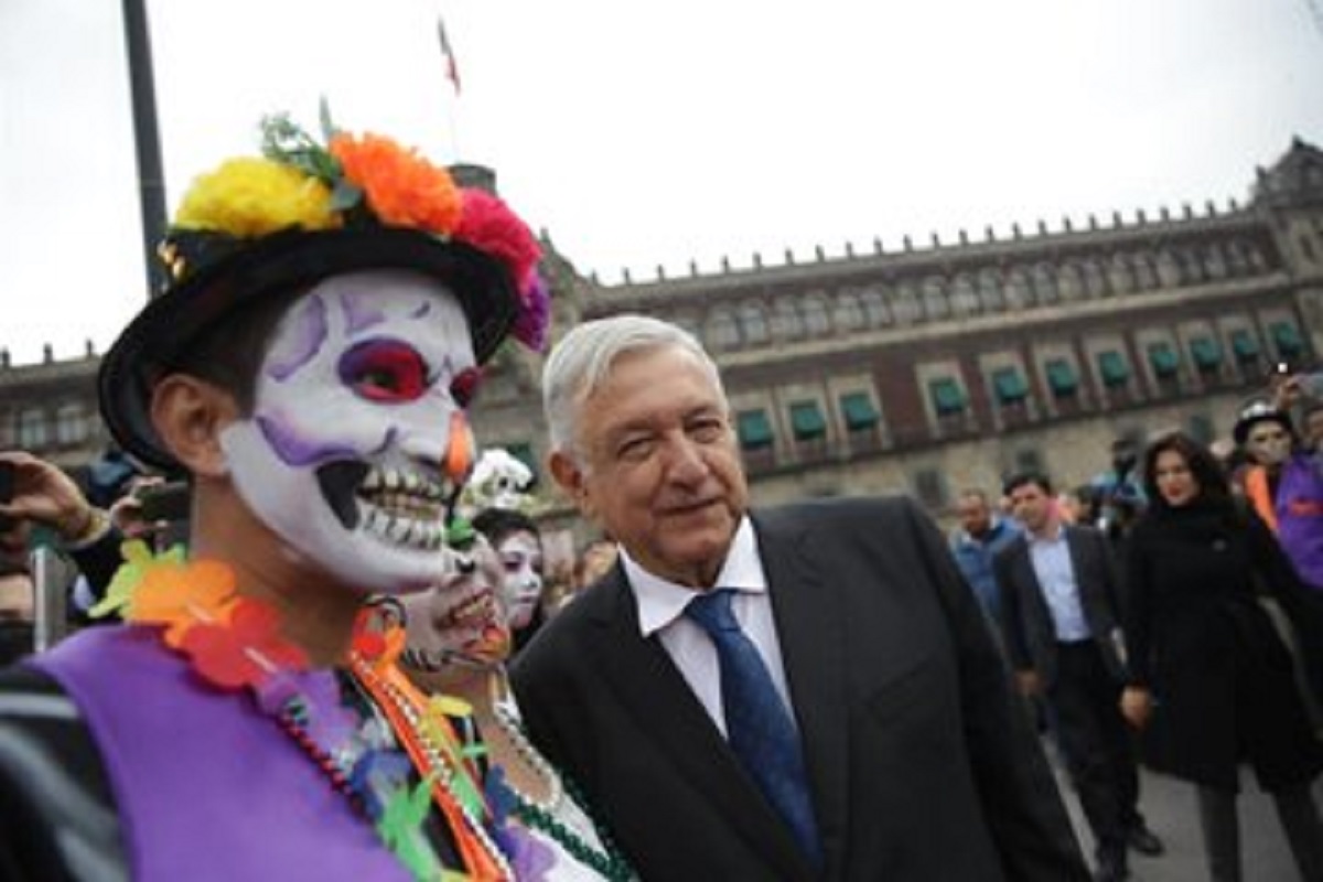 AMLO envía mensaje por Día de Muertos
