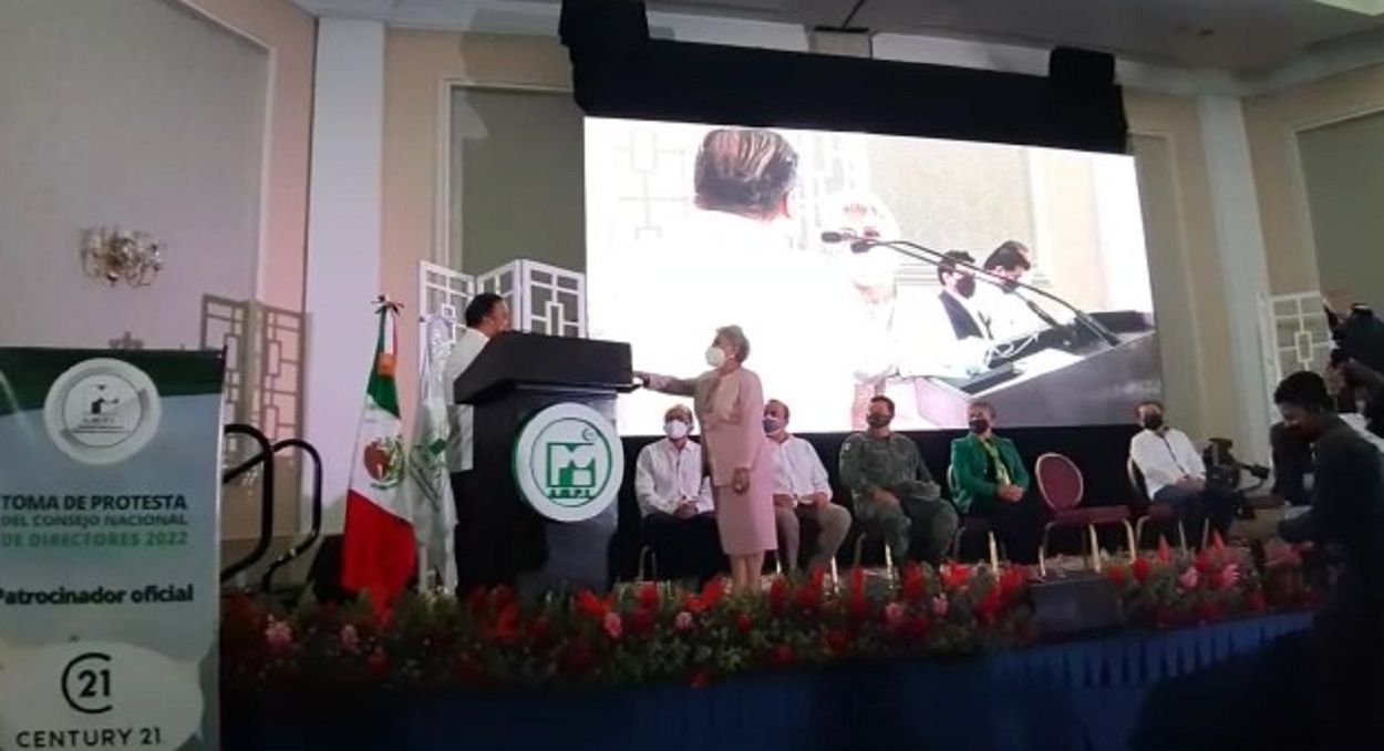 Florencia Azalea toma protesta como presidenta de AMPI