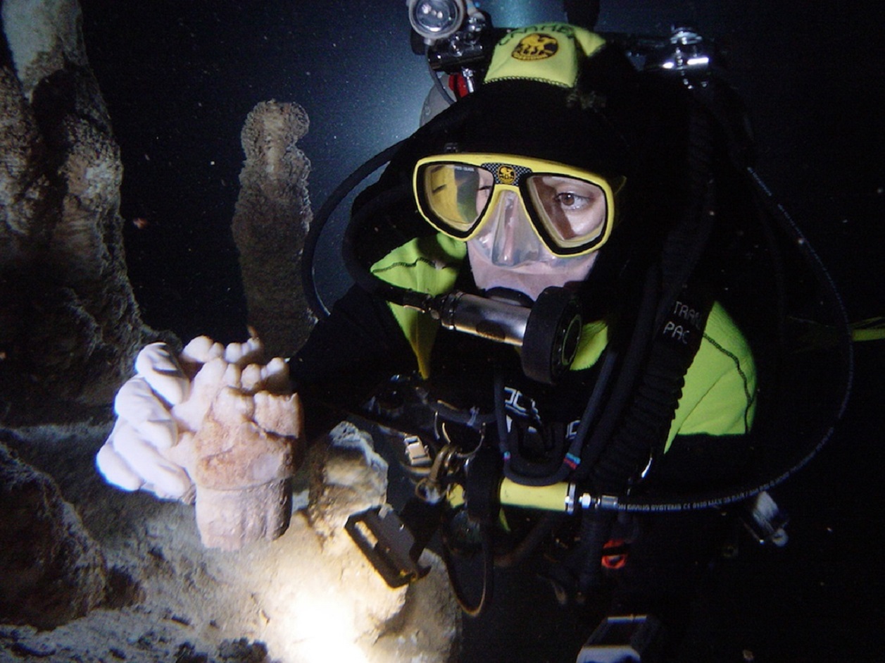 Descubren 10 cráneos prehistóricos en Cenotes de Quintana Roo