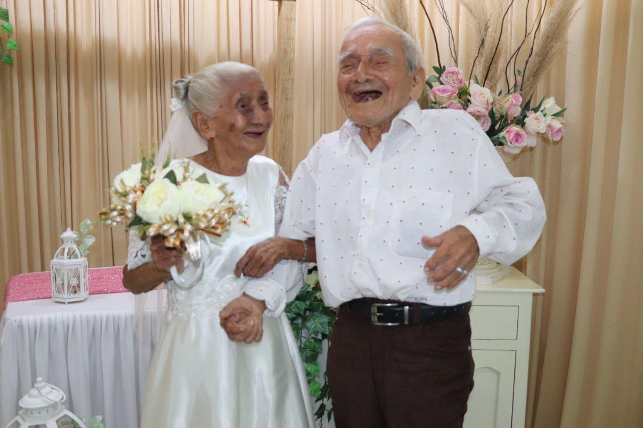 Abuelitos de 90 años se casan en Bacalar