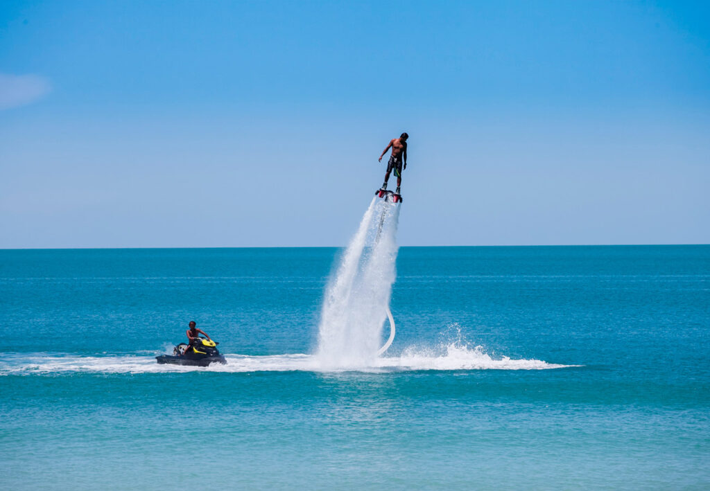 10 actividades extremas y de adrenalina en cancún la revista del sureste mx Flyboard En Cancun 2