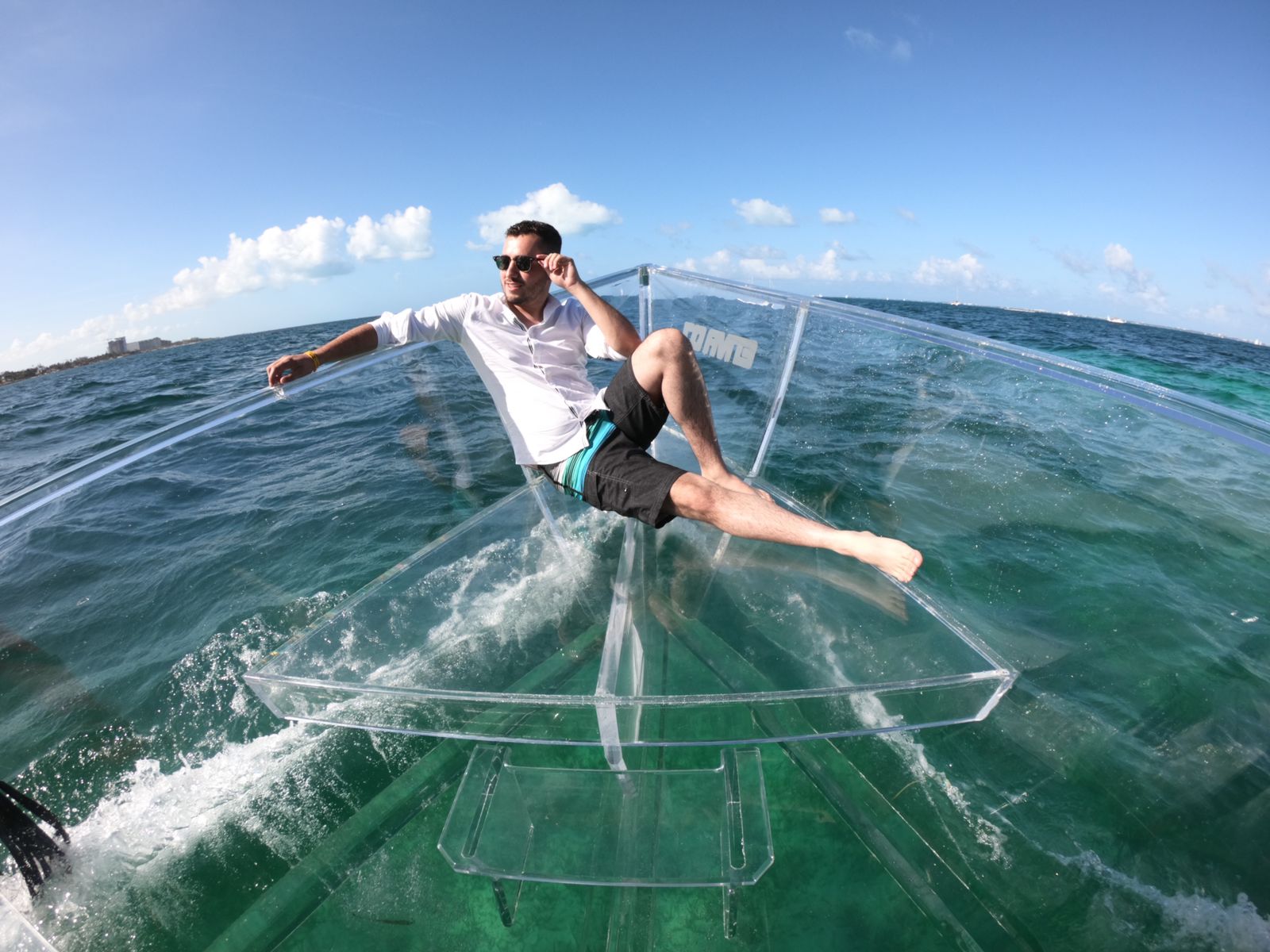 En Cozumel, cuánto cuesta un paseo a bordo del bote transparente
