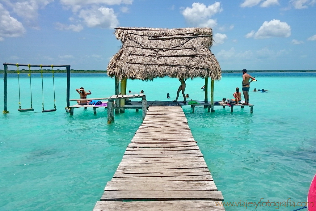 Pueblo Mágico de Bacalar: La laguna de los 7 colores