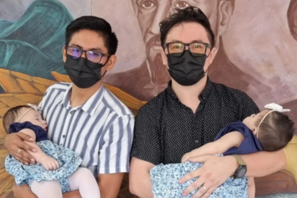 Pareja del mismo sexo registra a sus dos hijas en Quintana Roo; es la primera en hacerlo