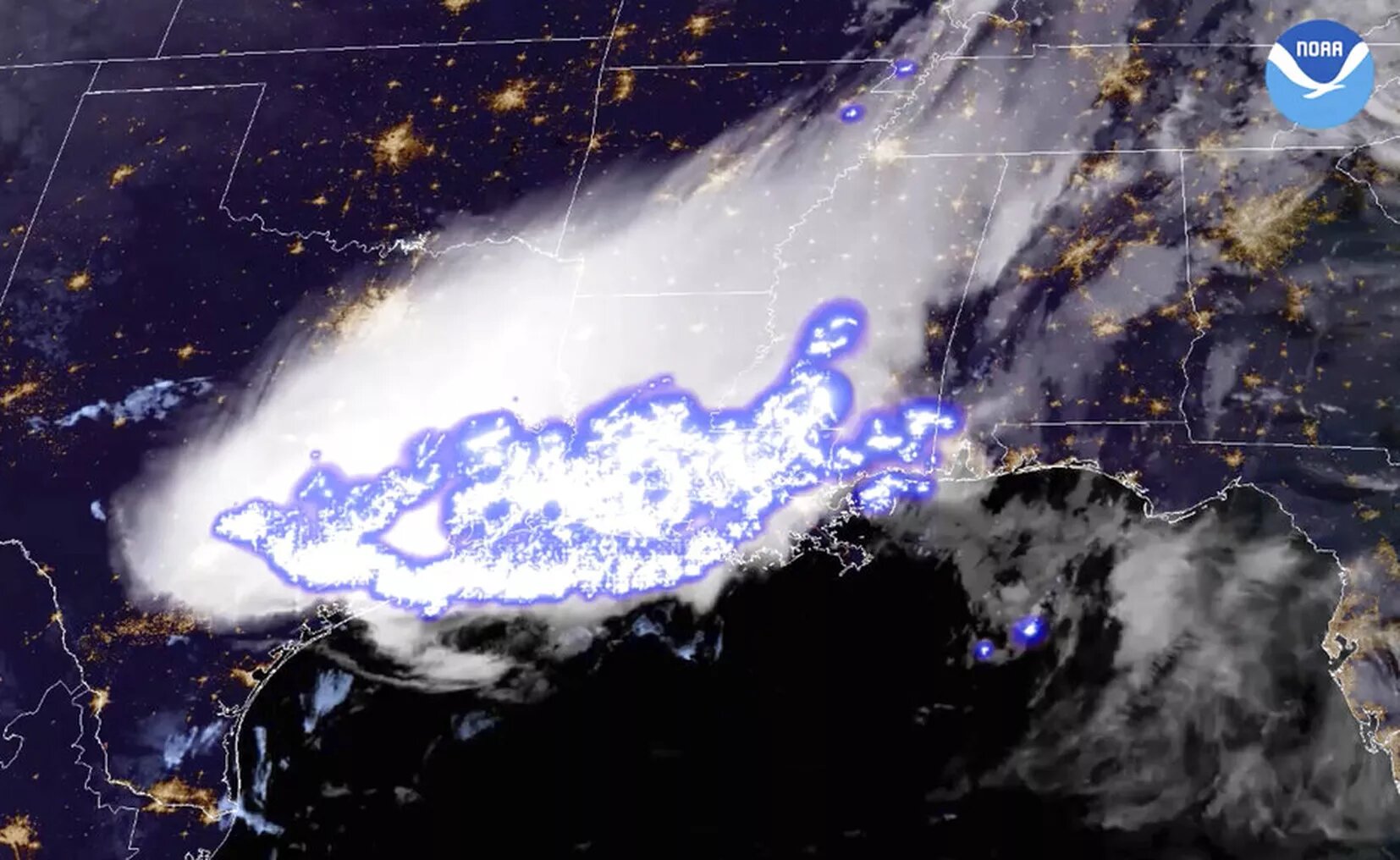 Rayo más largo del mundo golpea el suelo 86 veces
