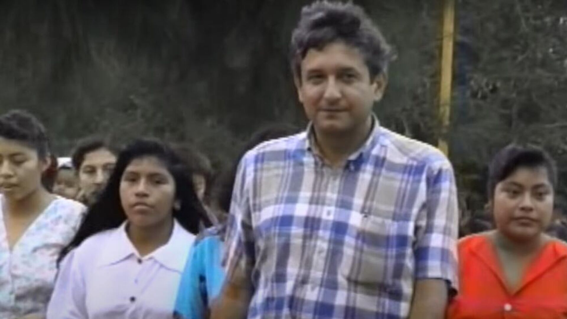 Anuncian estreno de documental sobre AMLO