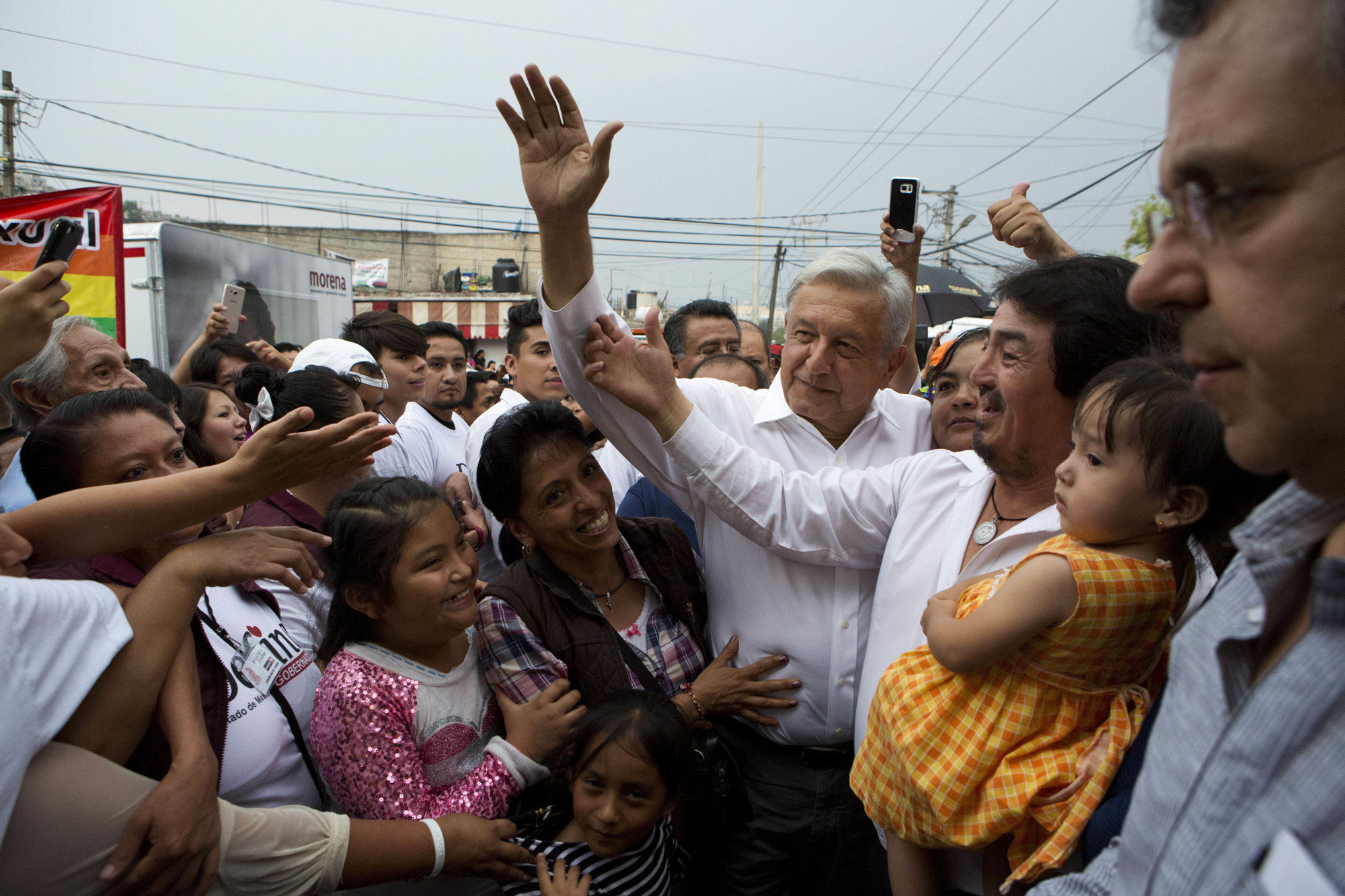 AMLO agradece respaldo de la ciudadanía en su gira por Tabasco y Chiapas: "Ya parecía campaña"