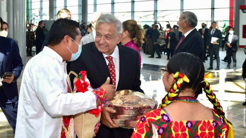 Acusa amlo clasismo por críticas a vendedora de tlayudas en el aifa la revista del sureste mx Fodno1Ox0Aqvijo 1