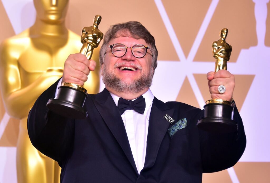 Guillermo Del Toro Con Dos Oscar 1440X808 1