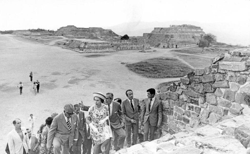El día que la reina isabel ii visitó yucatán la revista del sureste mx Reina Isabel Ii Mexico