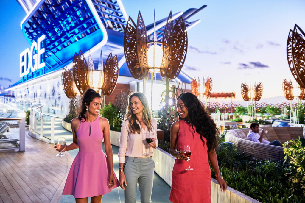 New Luxury A Bordo De Celebrity Cruises Con Creatur Creatur Viajes Y Celebrity Cruises Realiza Cena Con Clientes Vip Para Darles A Conocer El Crucero New Luxury Https://Larevistadelsureste.com