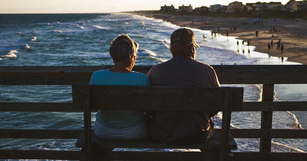 Baby boomers, la generación destinada para ahorrar y viajar la revista del sureste mx Sr Photo By Micheile Henderson On Unsplash