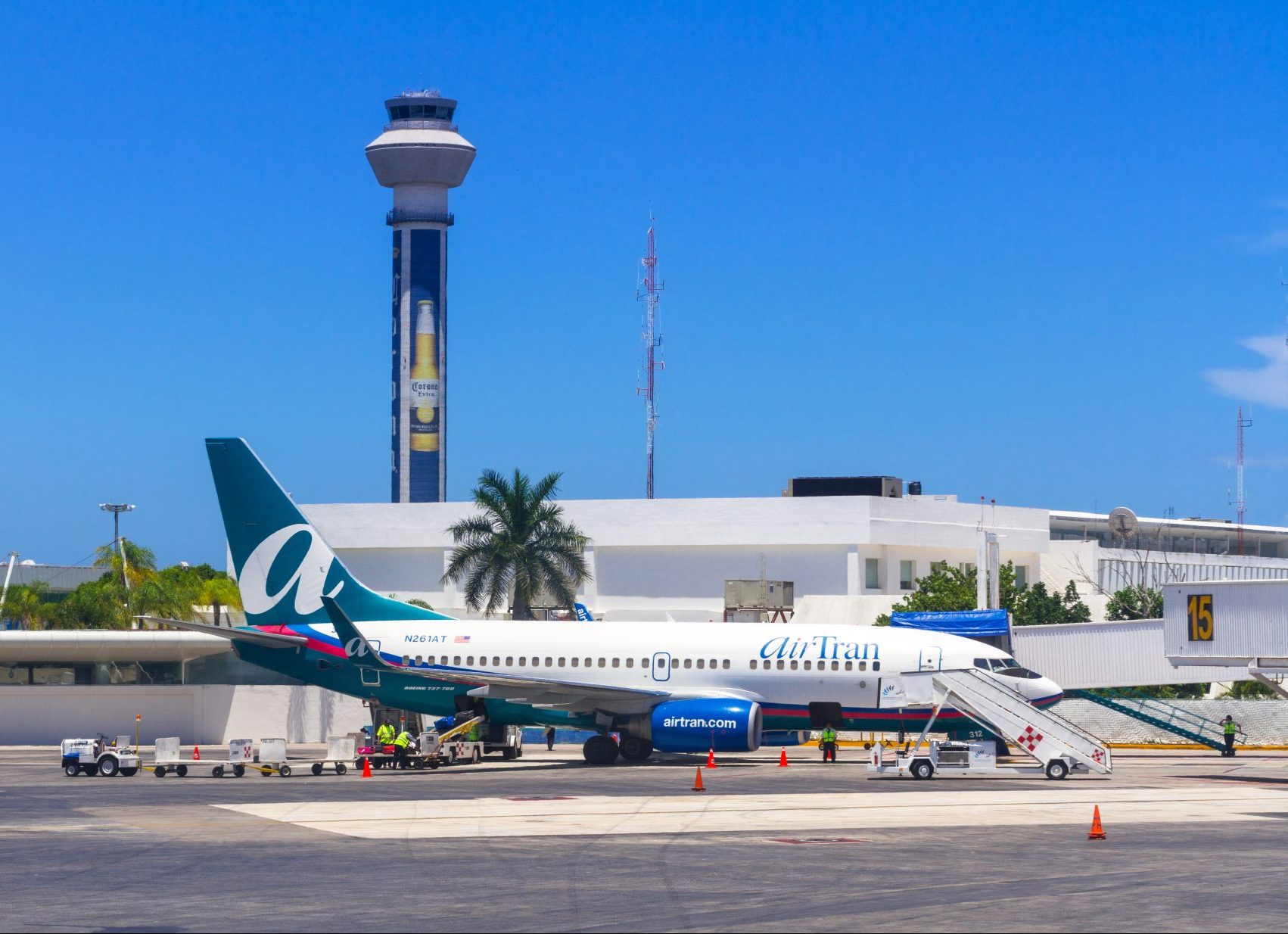 Aeropuerto de Cancún entra en el top 10 mundial de tráfico