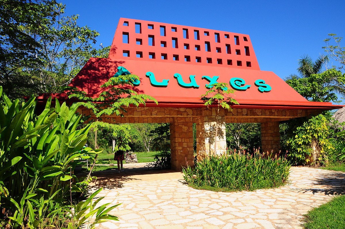 Entrance To The Parque