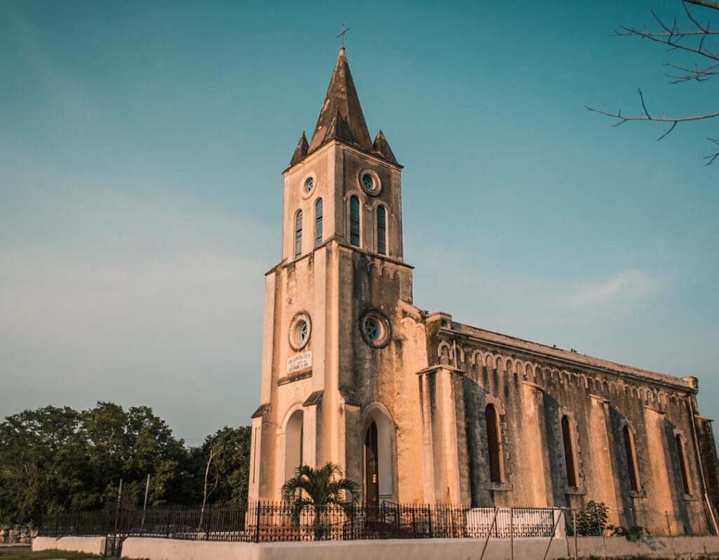 La Iglesia Neogotica De San Juan Bautista Xcunya