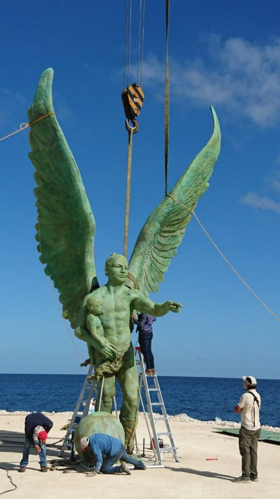 El imponente ángel maya en el malecón de campeche la revista del sureste mx E5U7R2Fx0Aawoky
